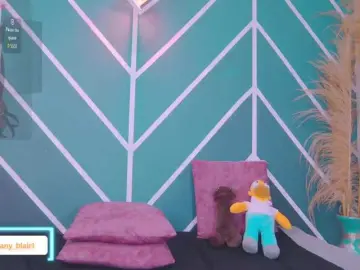 Melany-blair  live sex cam