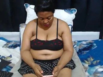 Busttyebony19  live sex cam