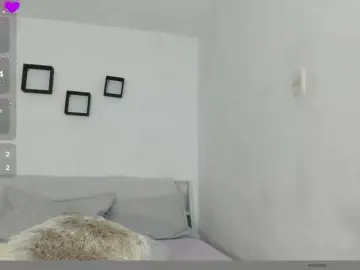 Kamari-  live sex cam