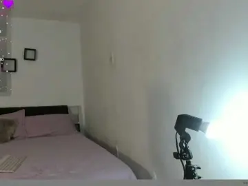 Kamari-  live sex cam