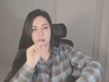 LackyCharm  live sex cam