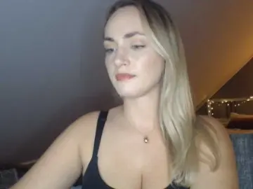 ScarlettXQueen  live sex cam
