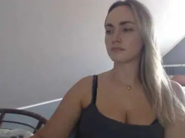 ScarlettXQueen  live sex cam