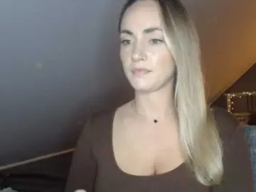 ScarlettXQueen  live sex cam