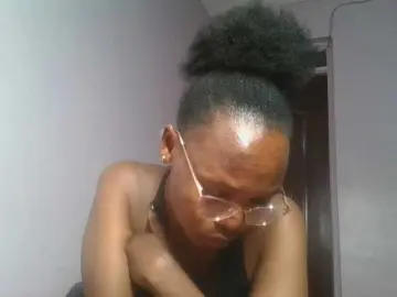 Nudevelvet  live sex cam