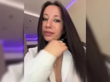 -Dirty-Bitch  live sex cam