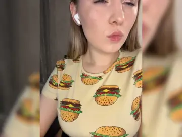 -Dirty-Bitch  live sex cam