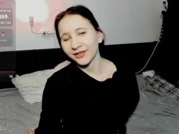 Christina-5  live sex cam