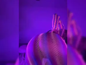 SexxiAfterDark  live sex cam