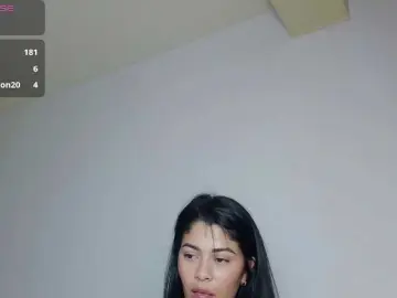 Vanexxx19  live sex cam