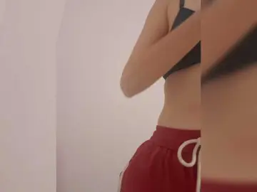 KrissyVixxen  live sex cam