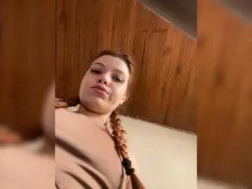 Pamela-Velvet  live sex cam