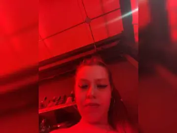 Pamela-Velvet  live sex cam