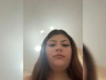 Alissha05  live sex cam