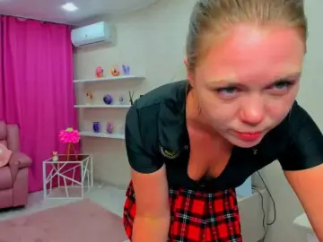 Strawberrye  live sex cam