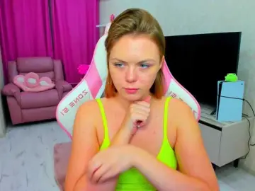 Strawberrye  live sex cam