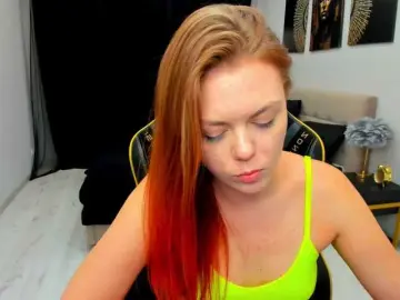 Strawberrye  live sex cam