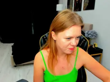 Strawberrye  live sex cam
