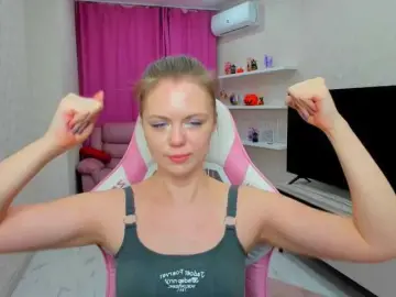 Strawberrye  live sex cam