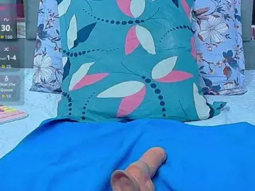 Littleapril  live sex cam