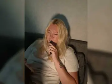 AliceVictory  live sex cam