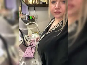 KiraMalina  live sex cam