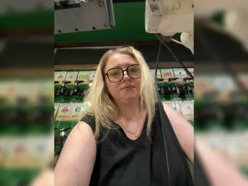 KiraMalina  live sex cam