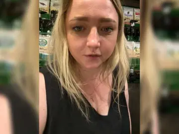 KiraMalina  live sex cam