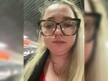 KiraMalina  live sex cam