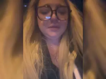 KiraMalina  live sex cam