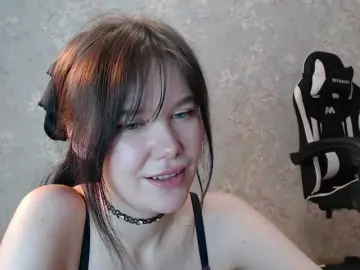 KleinMaus  live sex cam