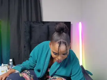 SavageTyra  live sex cam