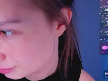 Bitchpeace  live sex cam