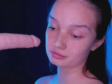Bitchpeace  live sex cam