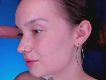 Bitchpeace  live sex cam