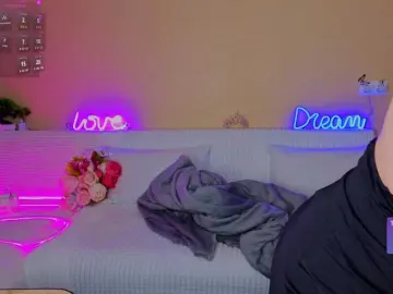 Camilla-One  live sex cam