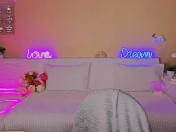 Camilla-One  live sex cam