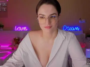 Camilla-One  live sex cam