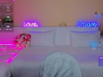 Camilla-One  live sex cam