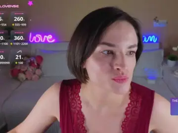 Camilla-One  live sex cam