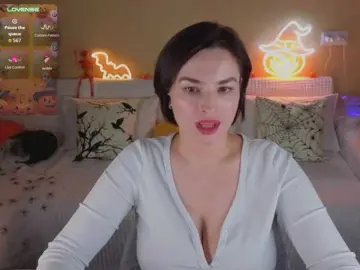 Camilla-One  live sex cam