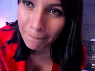 ChloeMontes  live sex cam