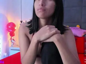 ChloeMontes  live sex cam