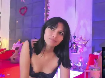 ChloeMontes  live sex cam