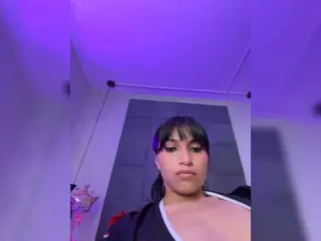 ChloeMontes  live sex cam
