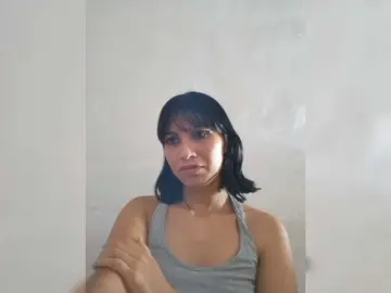 ChloeMontes  live sex cam