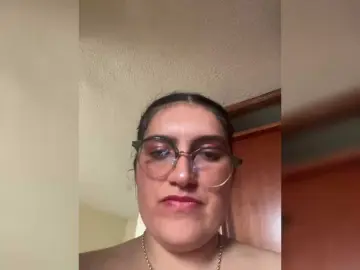 LuanaPowerful  live sex cam