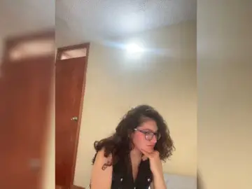 LuanaPowerful  live sex cam