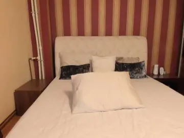 AshleyvonPage  live sex cam