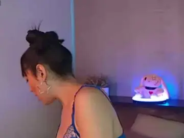 ElyeRoss  live sex cam
